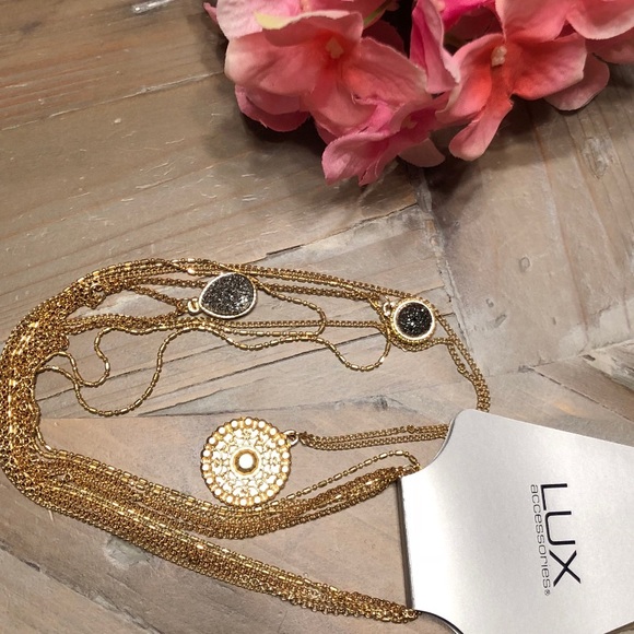 NWOT Layered Faux Druzy Sweater Necklace – W-Lux - Picture 3 of 7